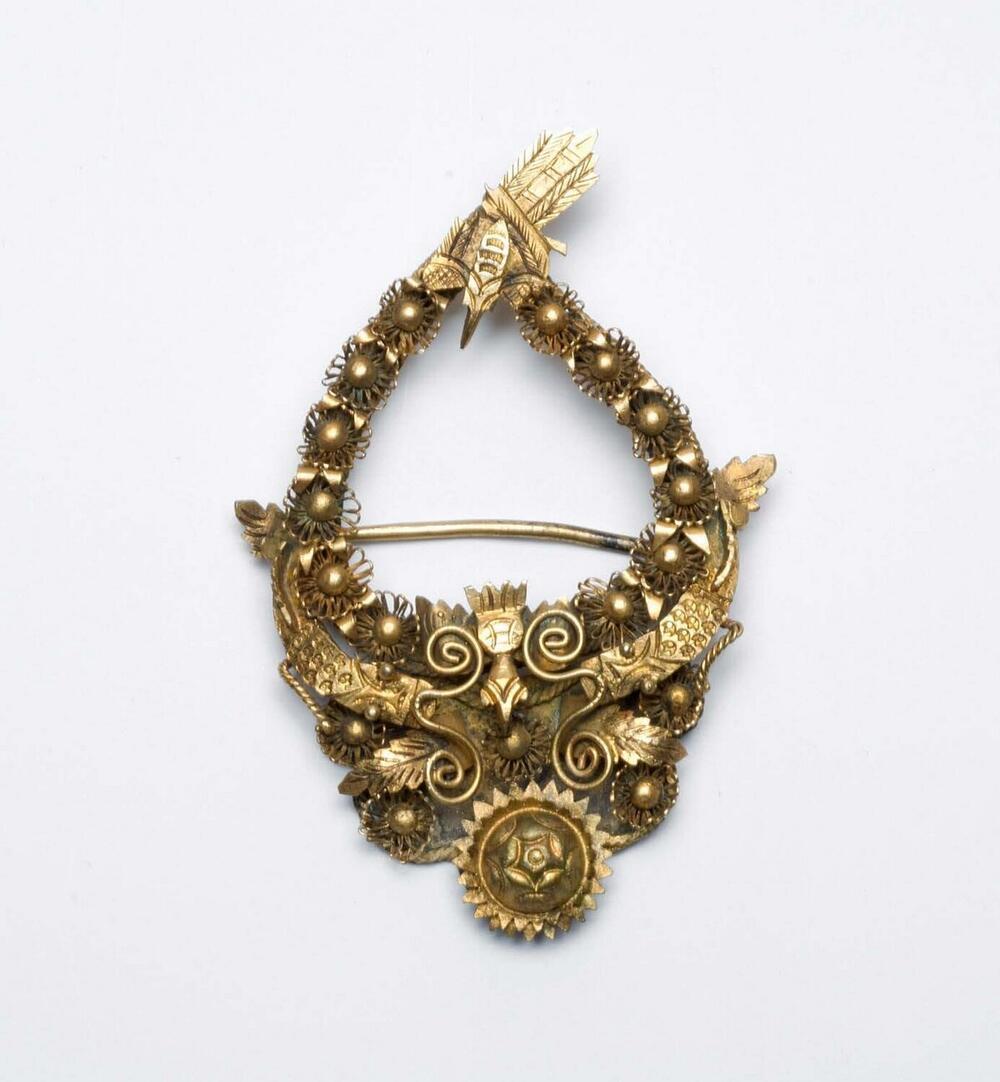 Verguld zilveren broche