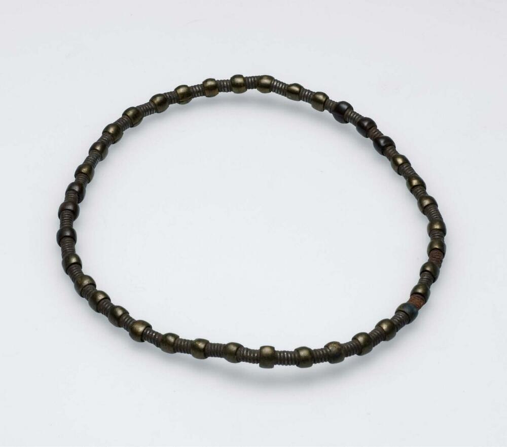 Armband van messingen kralen