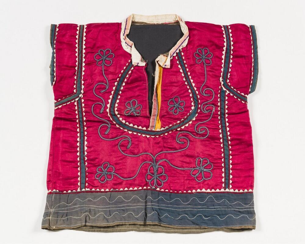 Geborduurd hemd of blouse