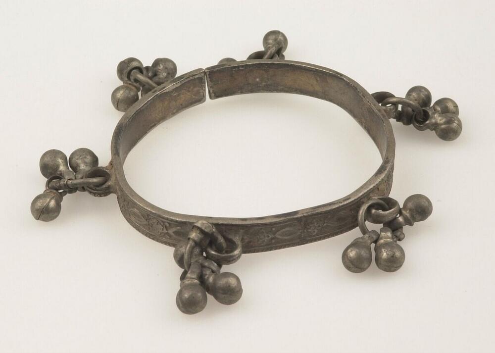 Zilveren armband met belletjes