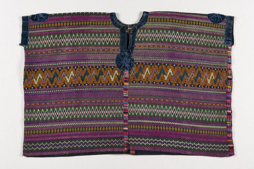 Huipil met geometrische motieven