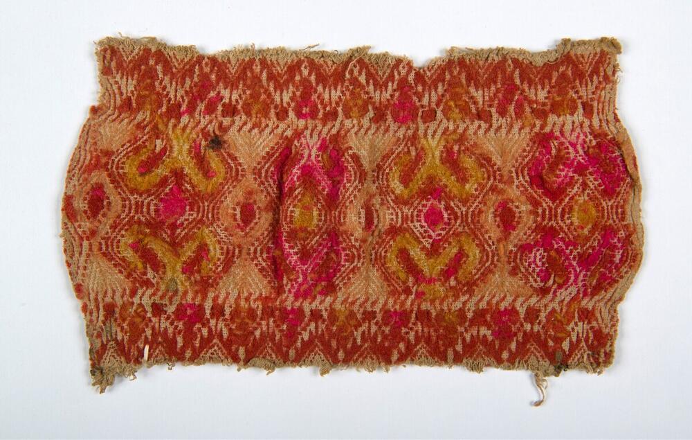 Fragment van een oude quechquemitl