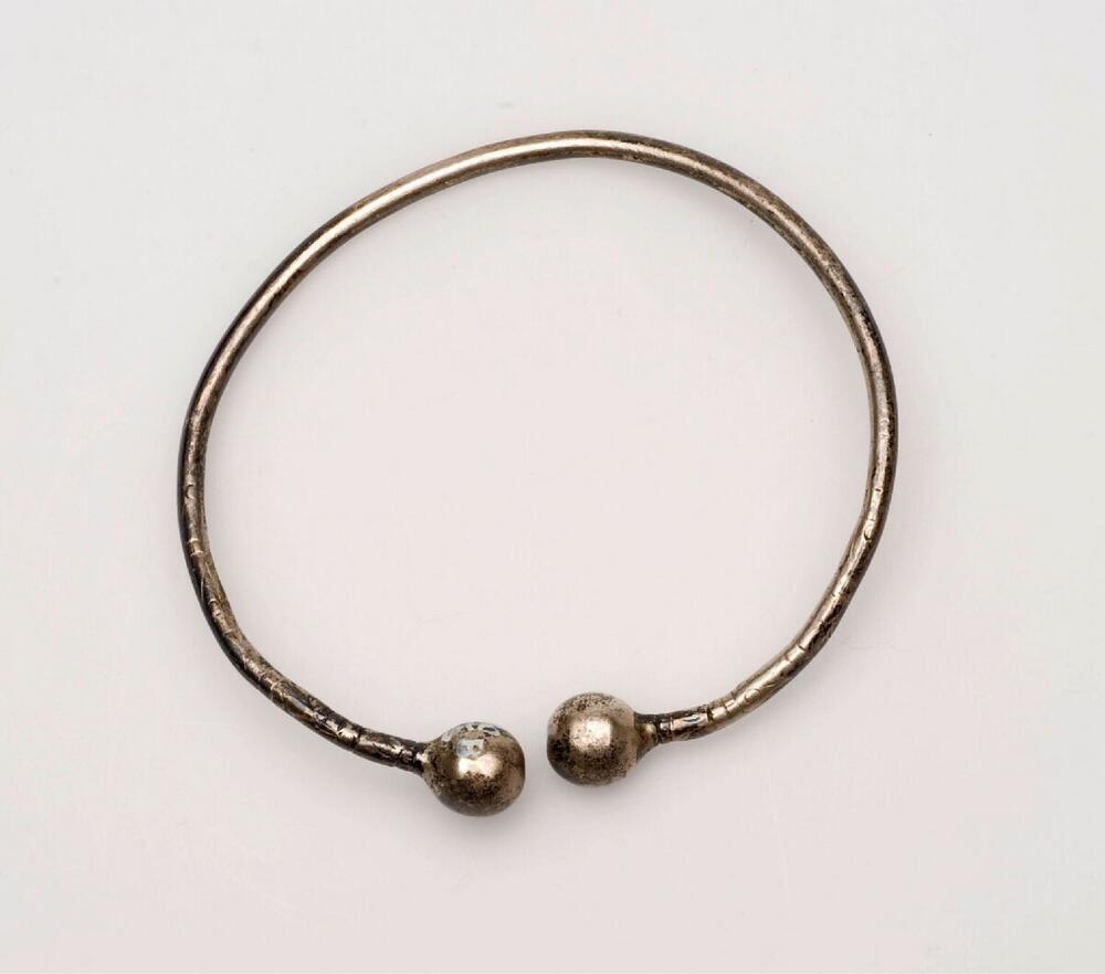 Zilveren armband voor Hindoestaanse vrouw
