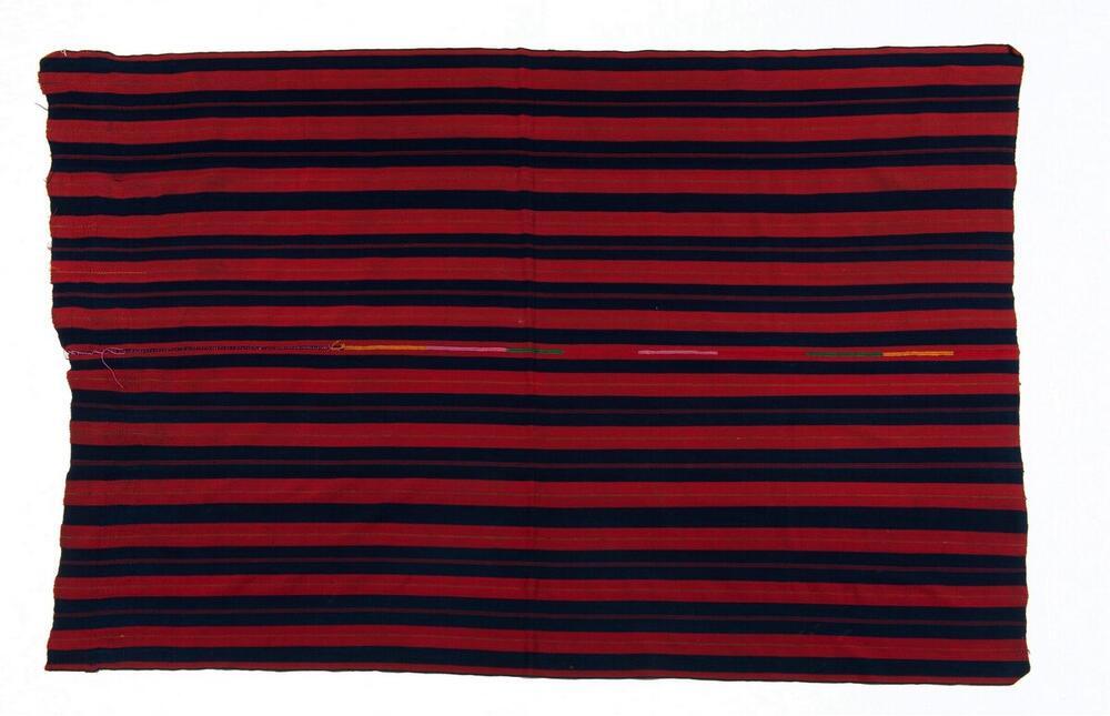 Wrap-around skirt (enredo)