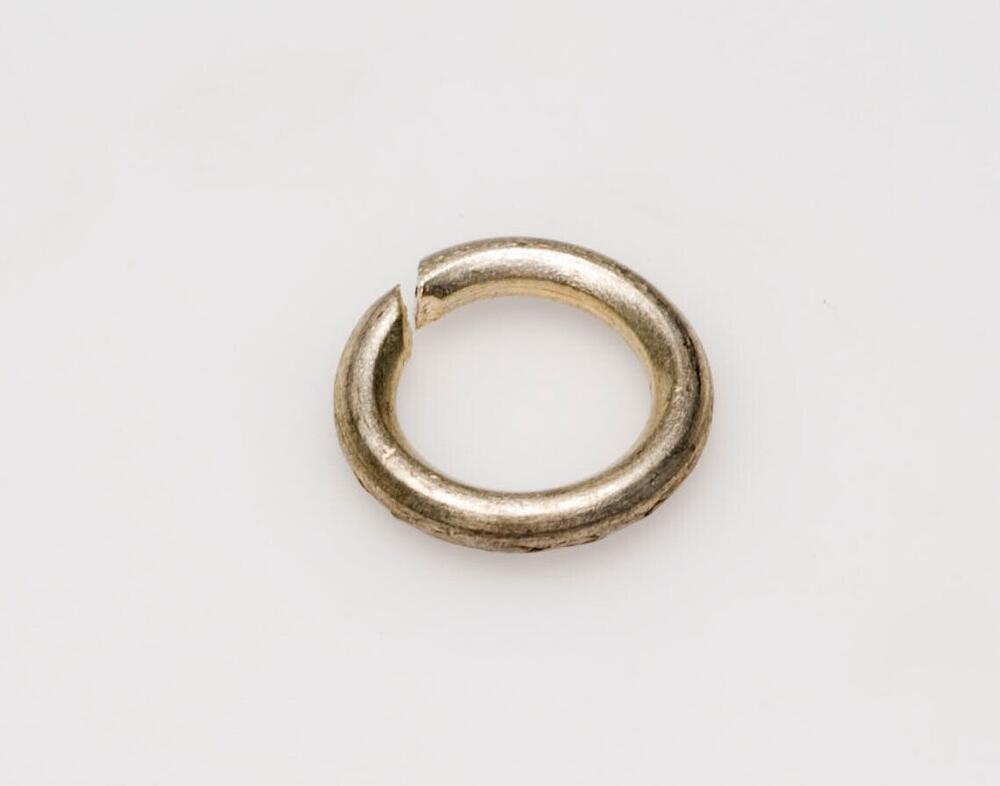 Metalen teenring