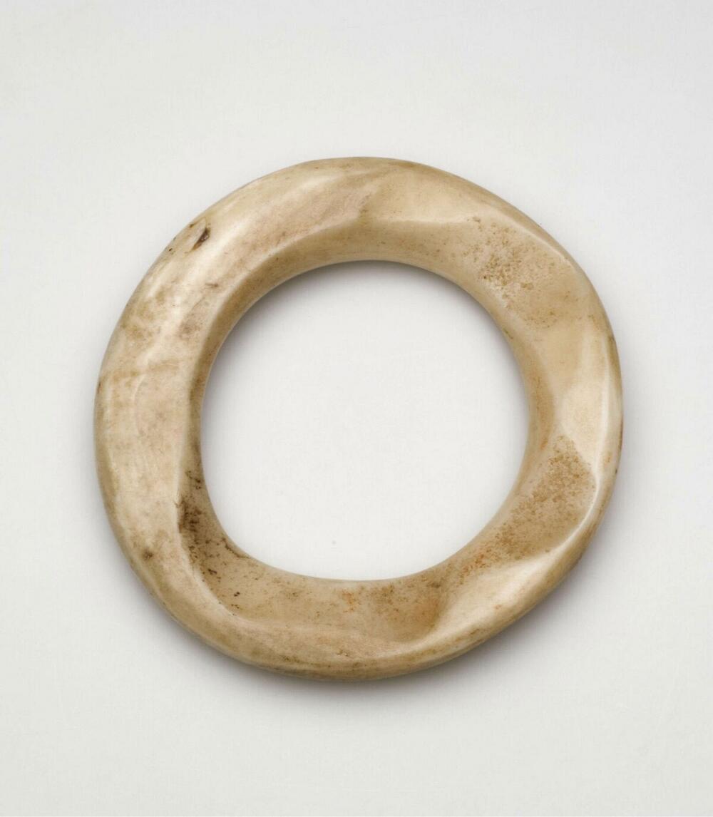 Armring van doopvontschelp