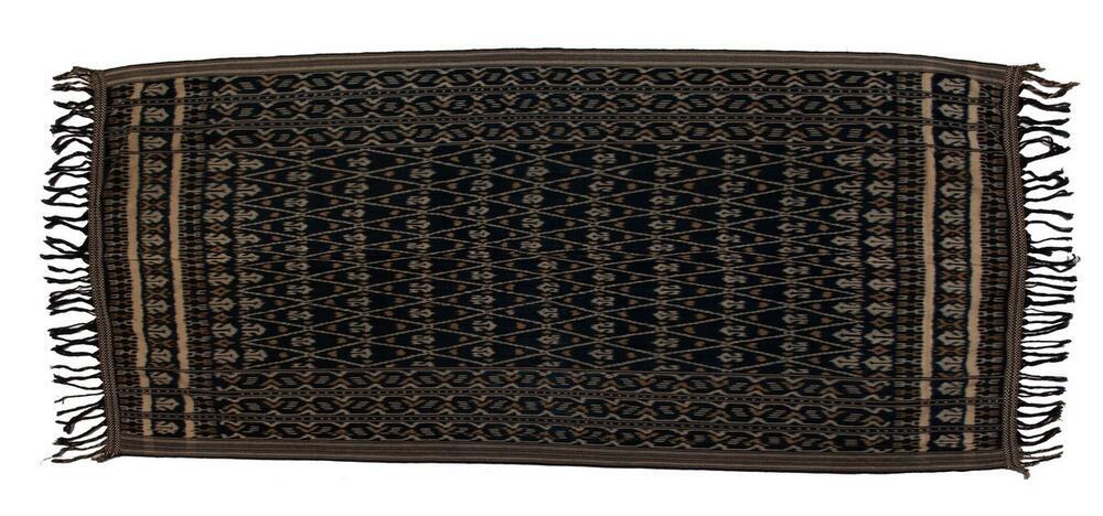 Man's mantle or shoulder cloth