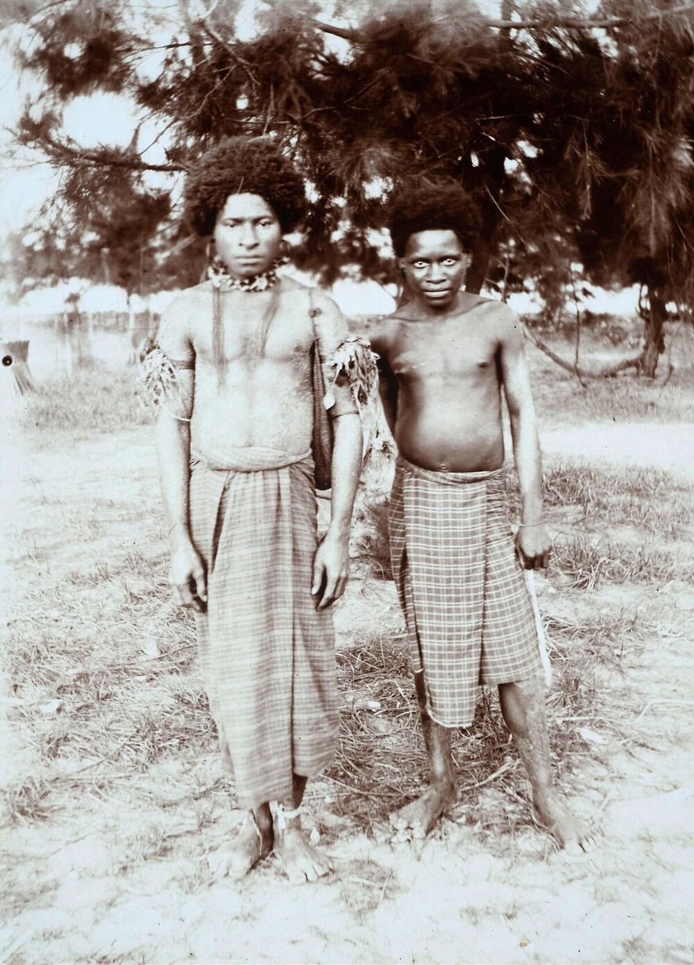 Portret van twee Papua's