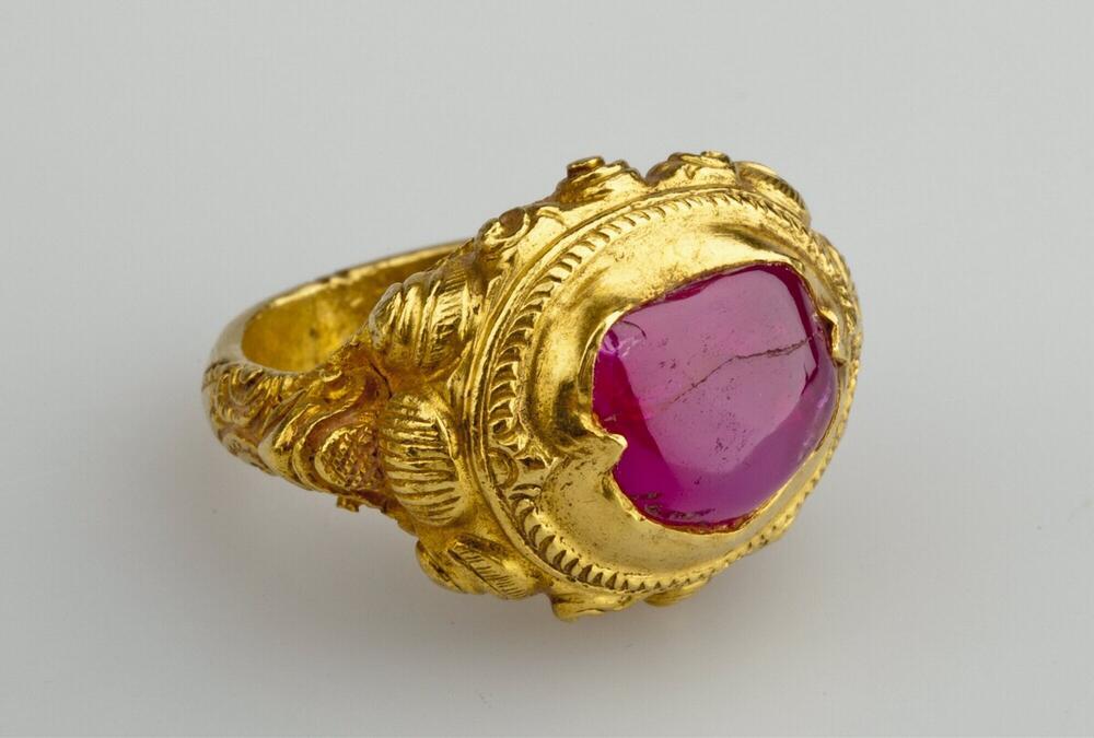 Finger ring