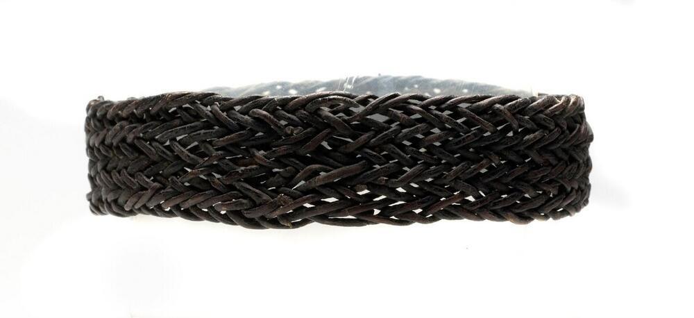 Armband van gevlochten vezel