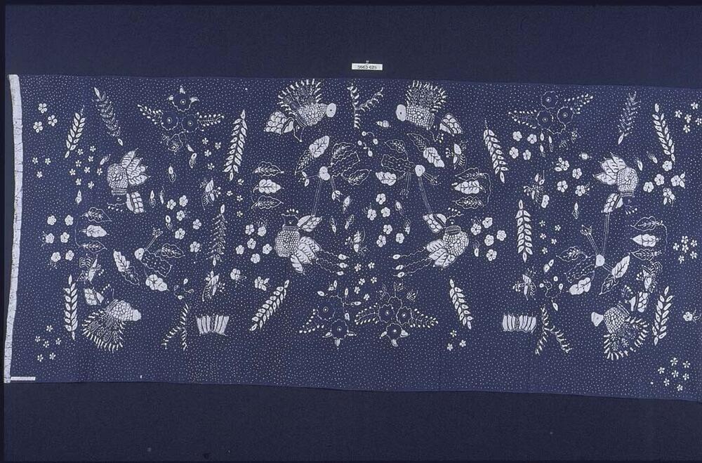 Wikkelrok met (fabel)vogels, bloemen, vlinders en bladeren