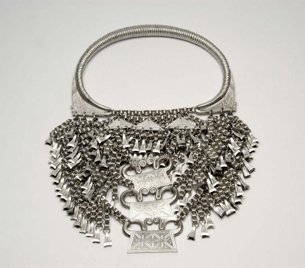 Aluminium halssieraad, met schakels en hangers