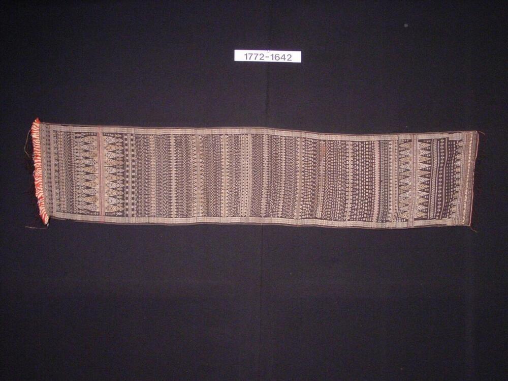 Zijden schouder- en borstdoek