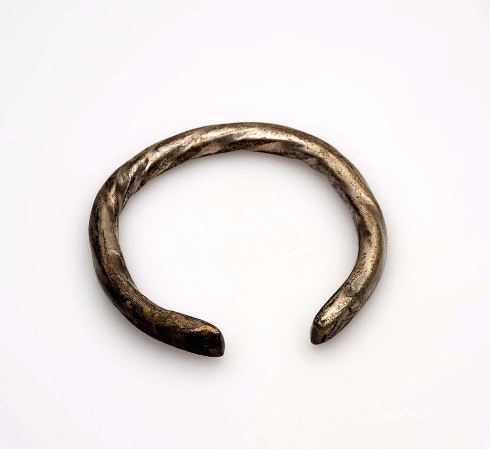 Verzilverde massieve armband