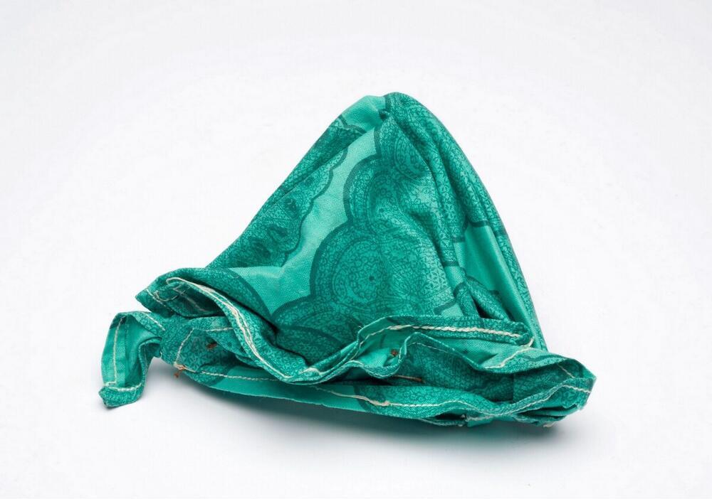 Model van een Surinaams-Creoolse hoofddoek