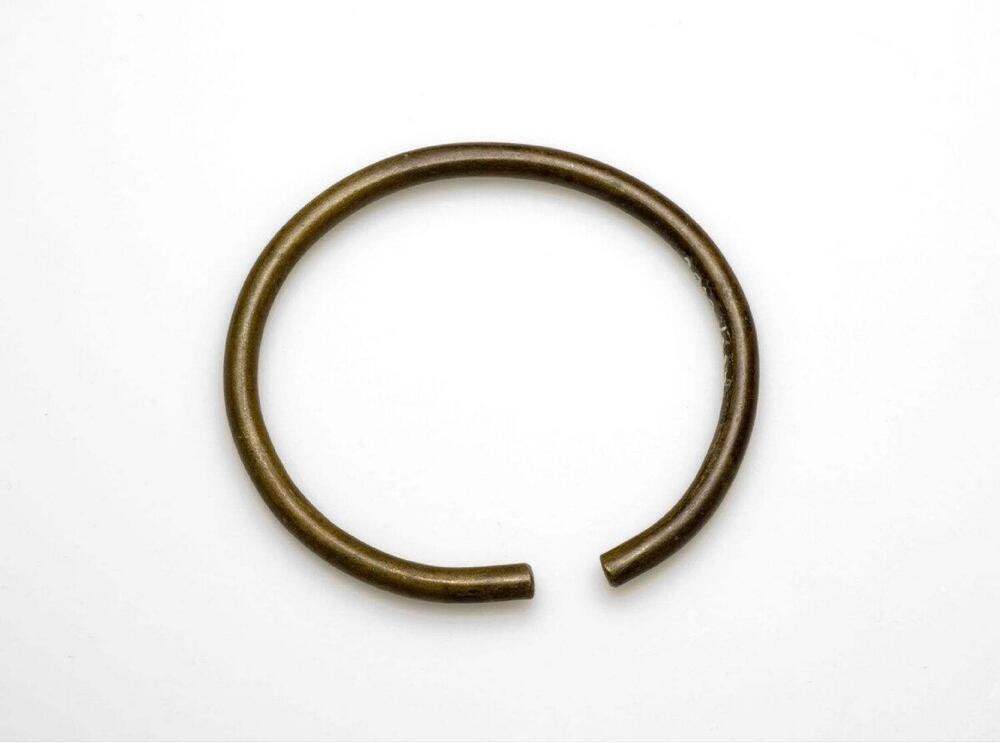 Gladde geelkoperen armband