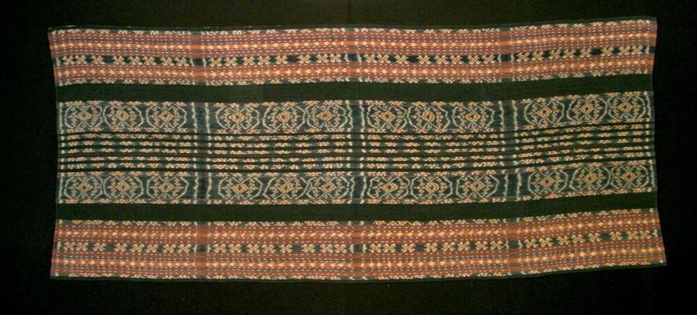 Katoenen weefsel, vermoedelijk mannensarong, met ornament in scheringikat
