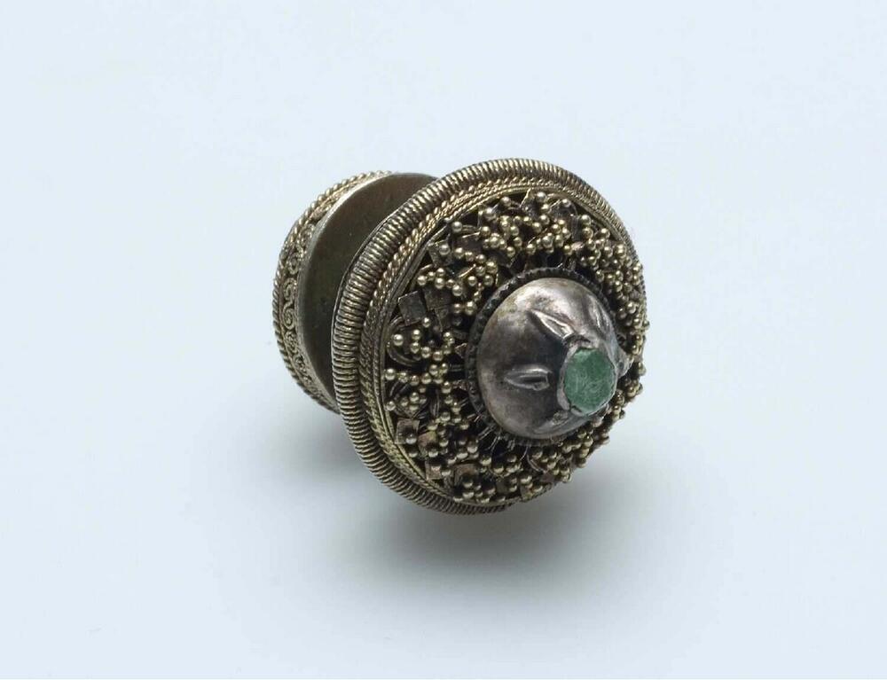 Gilded silver ear-stud