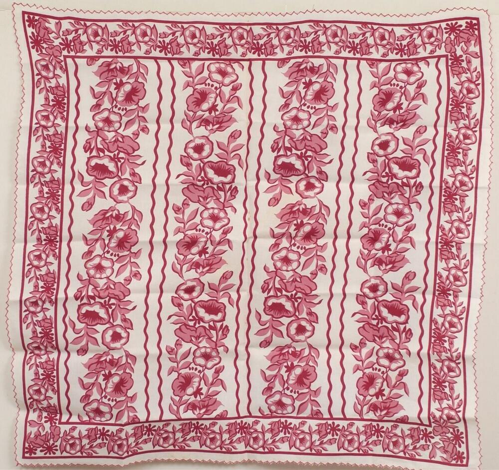 Katoenen hoofddoek met rode bloemen