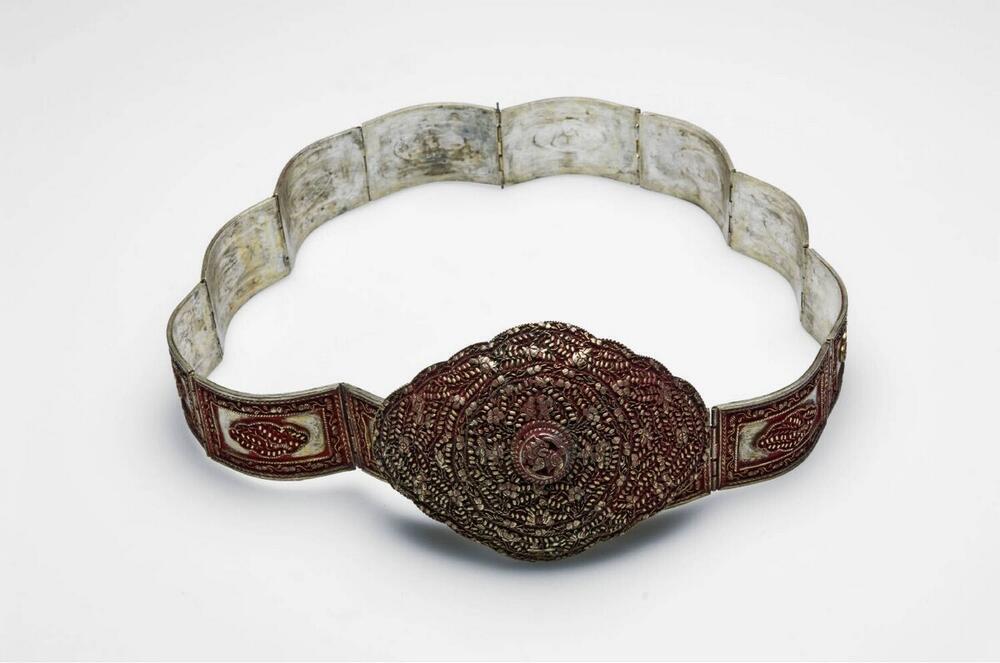 Guilded copper girdle with a  buckle