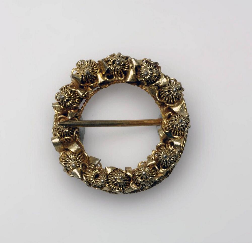 Kebaya brooch