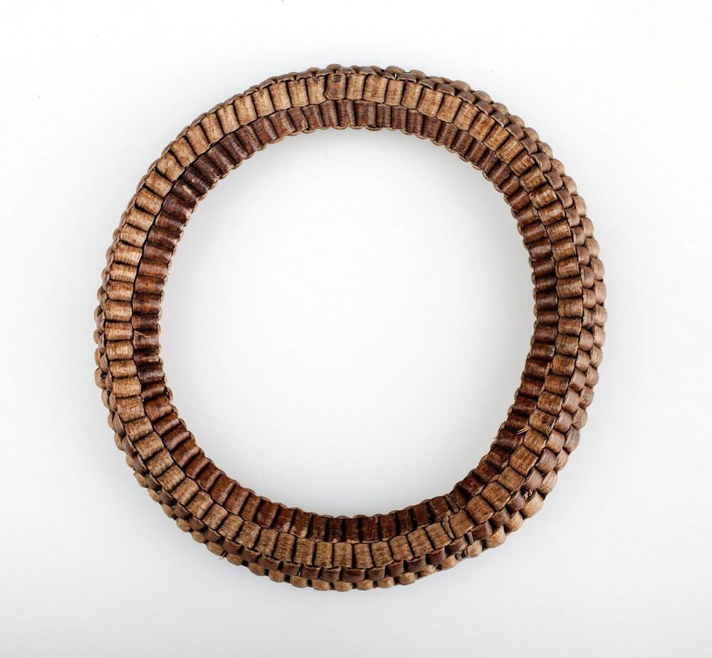 Arm band