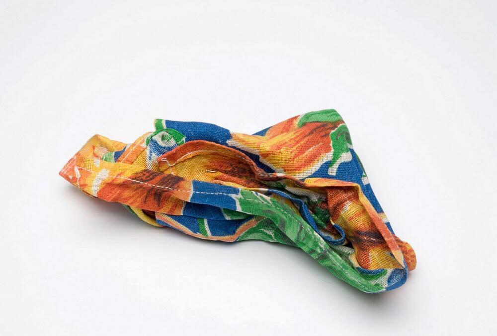 Model van een Surinaams-Creoolse hoofddoek