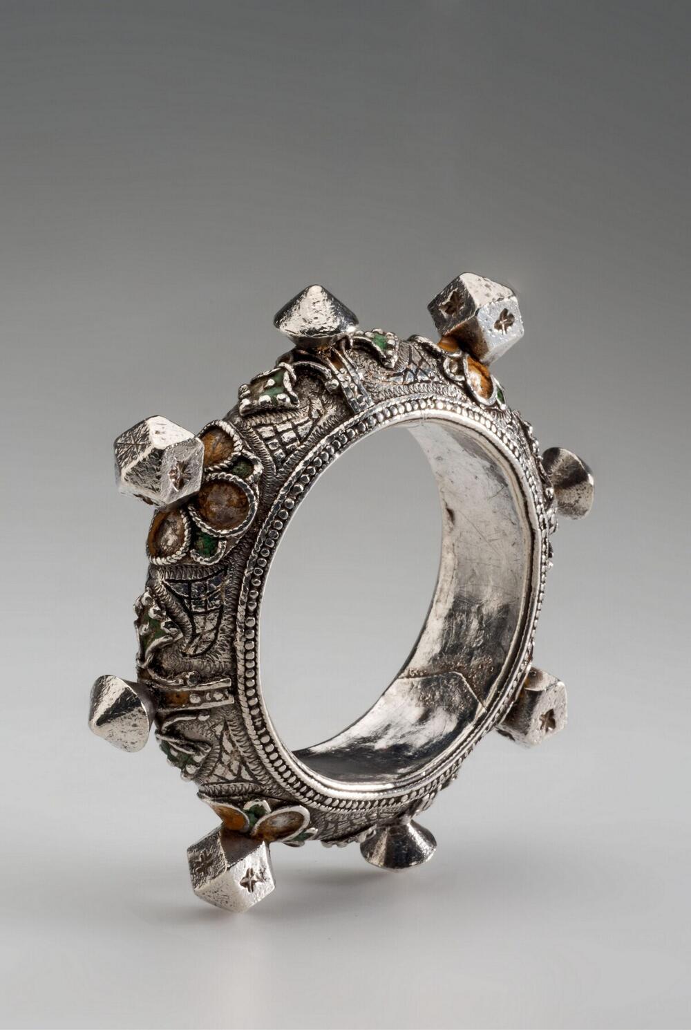 Bracelet of a pair of bracelets