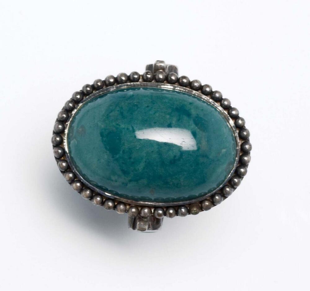 Zilveren ring met een edelsteen
