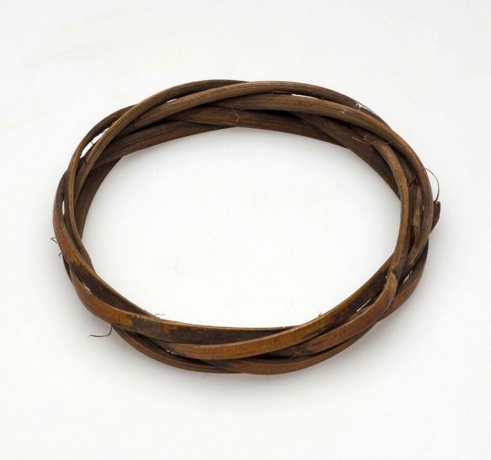 Polsband van gevlochten rotan