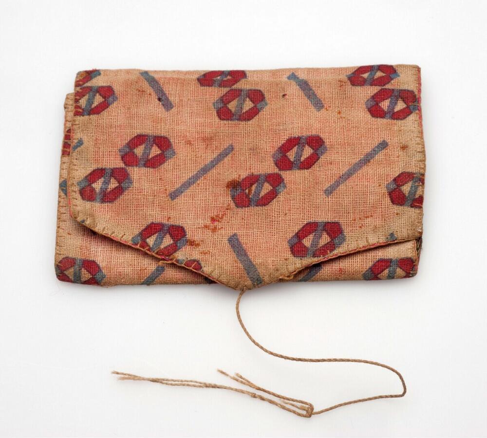 Linnen etui van broche