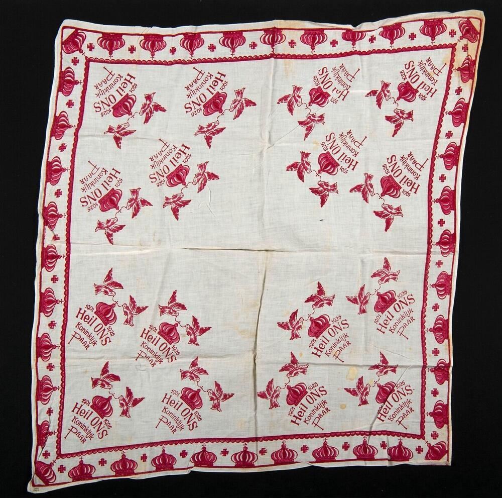 Hoofddoek ter ere van jubileum huwelijk HKH Wilhelmina en prins Hendrik