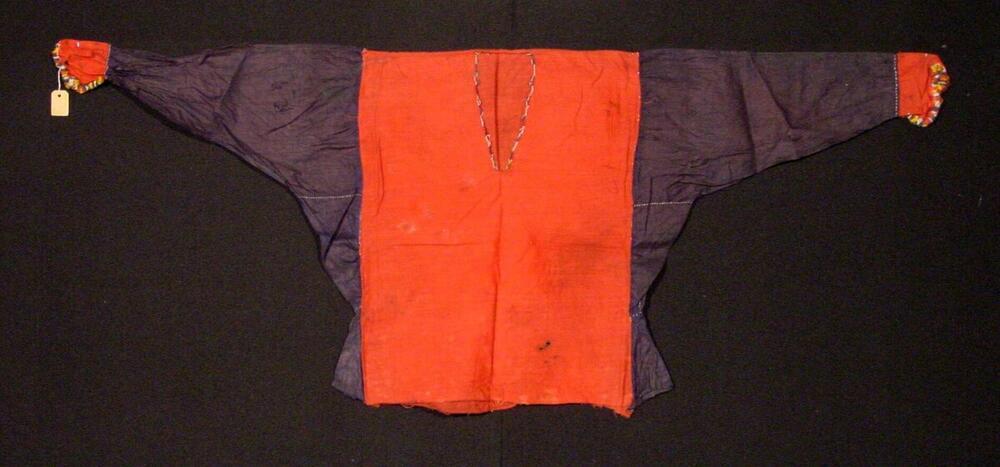 Blouse van rode en donkerblauwe katoen
