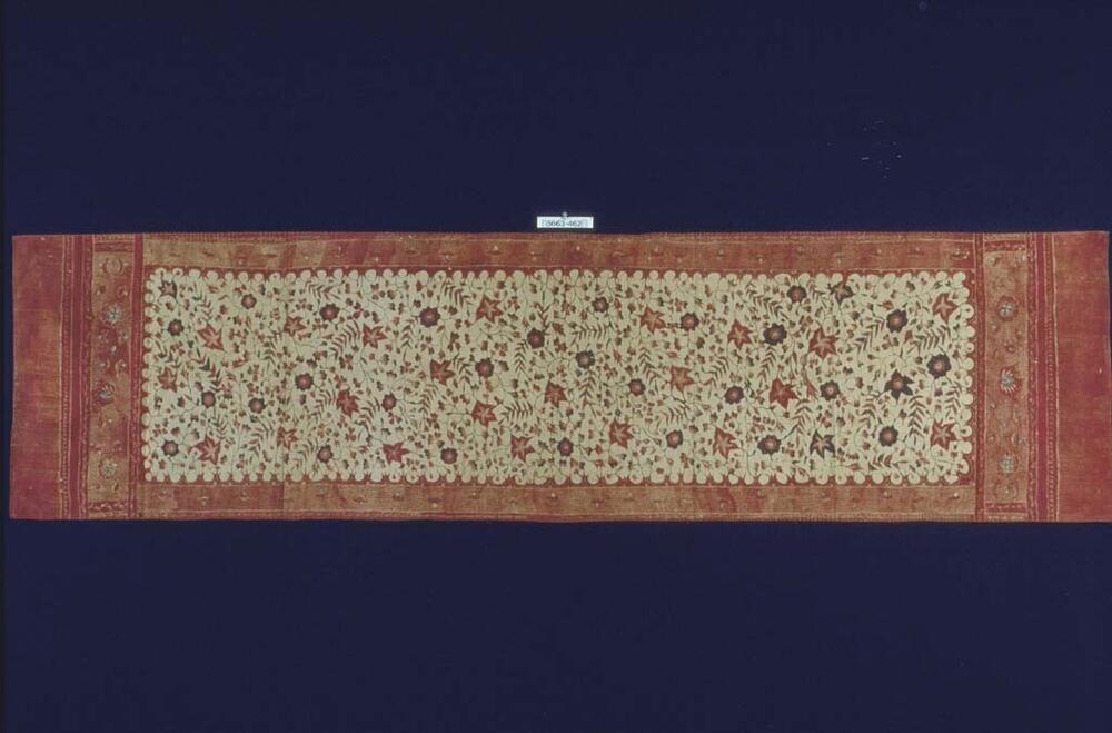 Katoenen schouderdoek met bloemen en bladeren