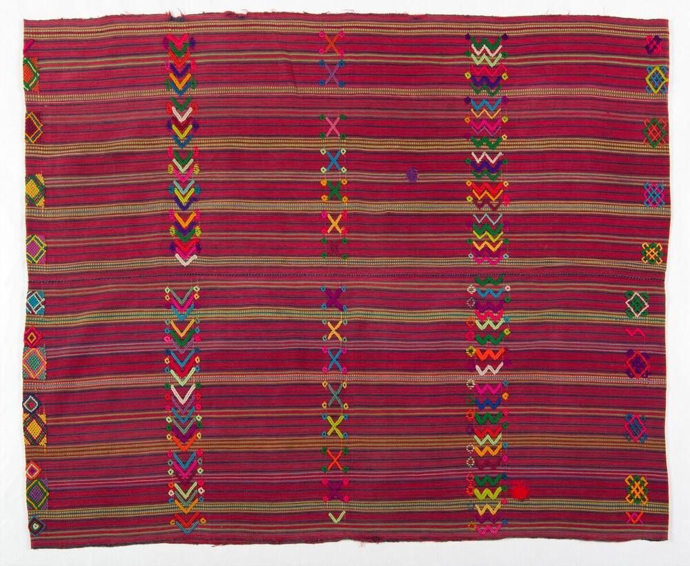 Rode gestreepte wikkelrok met geometrische motieven