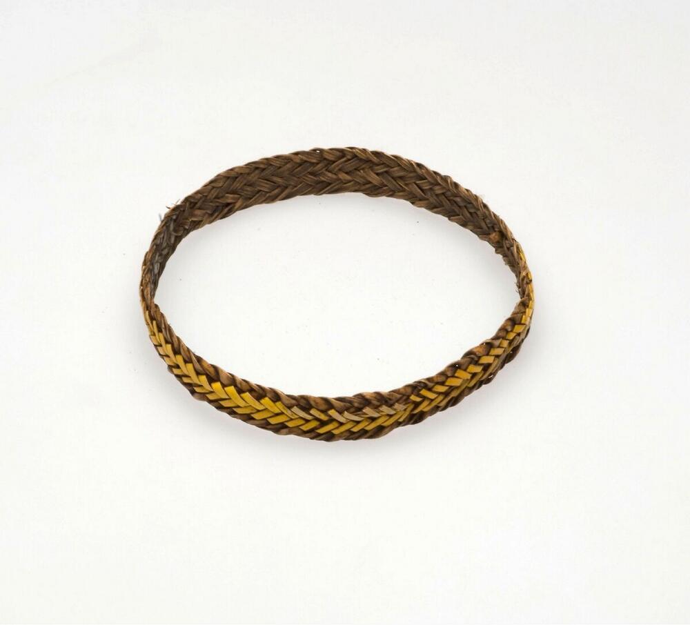 Armband van gevlochten rotan
