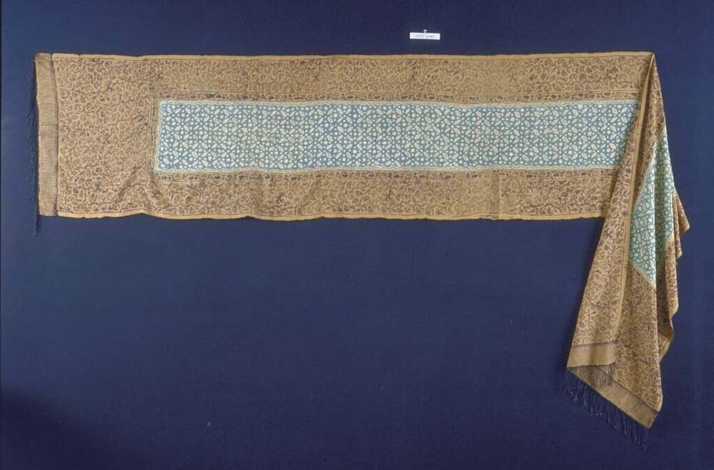 Zijden gebatikte schouderdoek