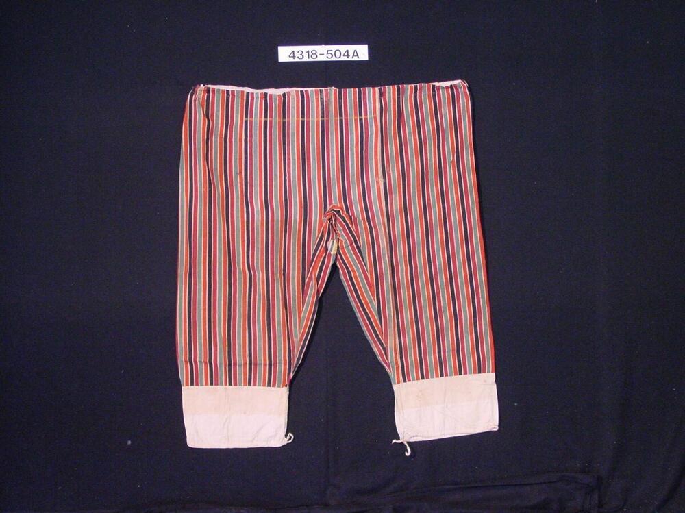Katoenen broek van een vrouwendracht bij bruiloft