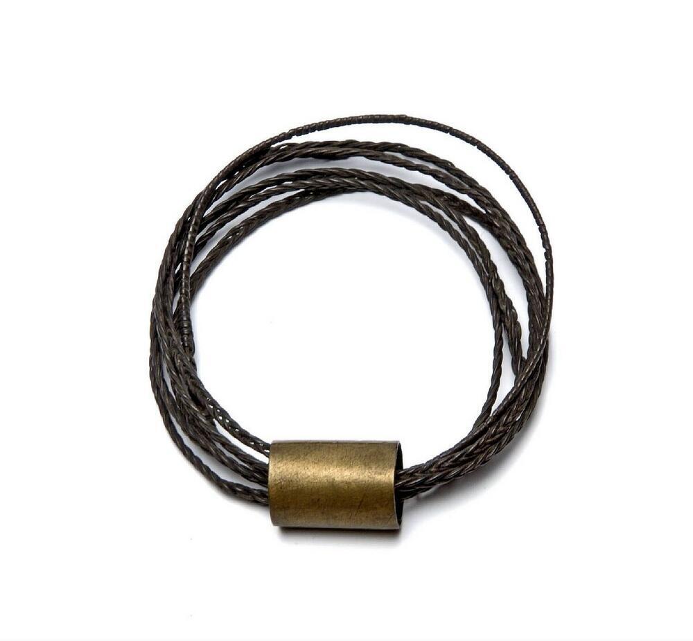 Armband van plantaardig vezel