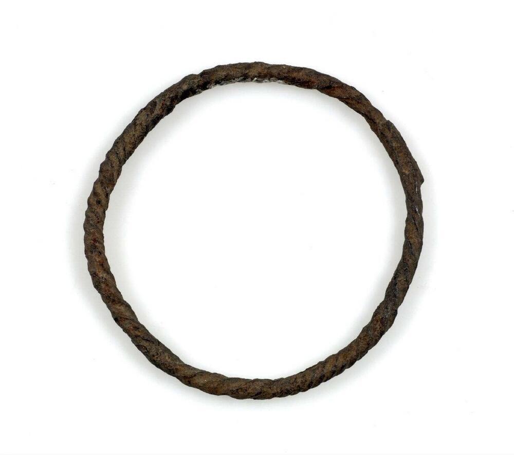 Smeedijzeren armband, in het gevecht gebruikt