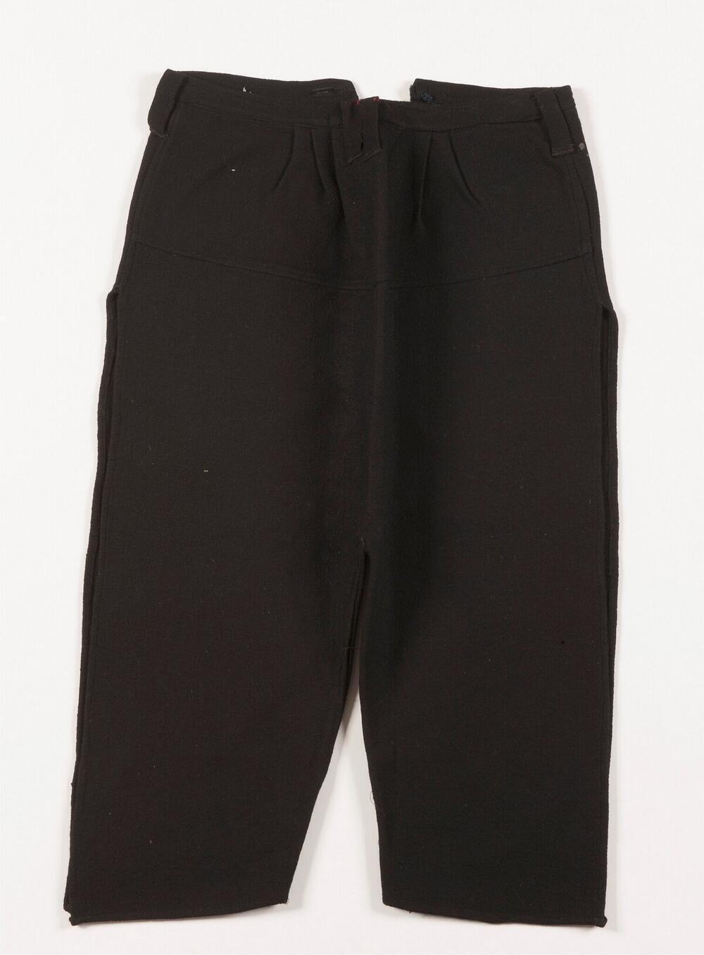 Ceremonieel gespleten broek