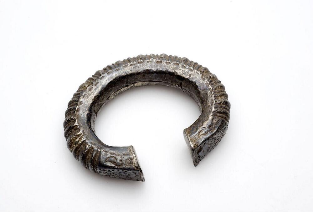 Zilveren geribbelde armband