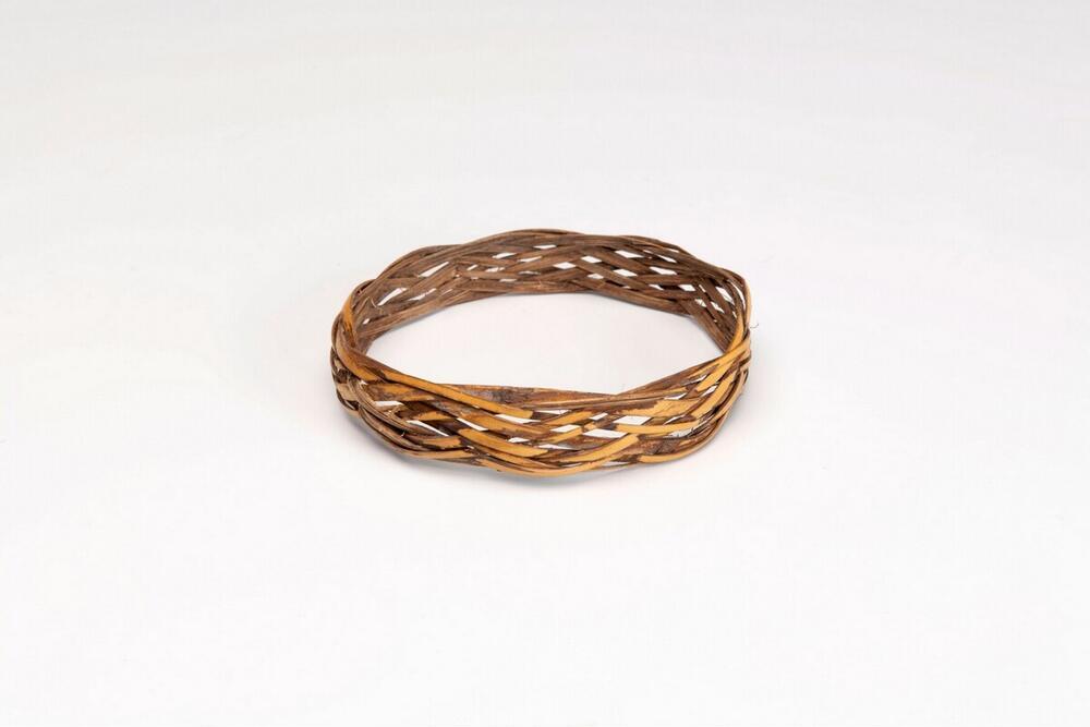 Armband van gevlochten rotan