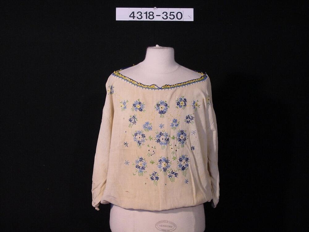 Geborduurde katoenen vrouwenblouse