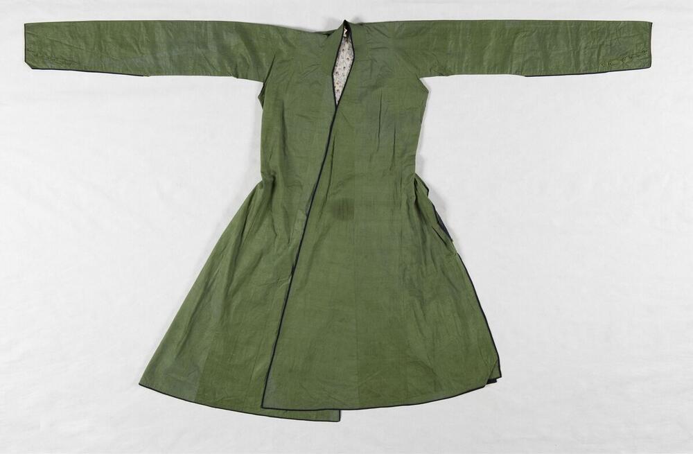 Man's over garment