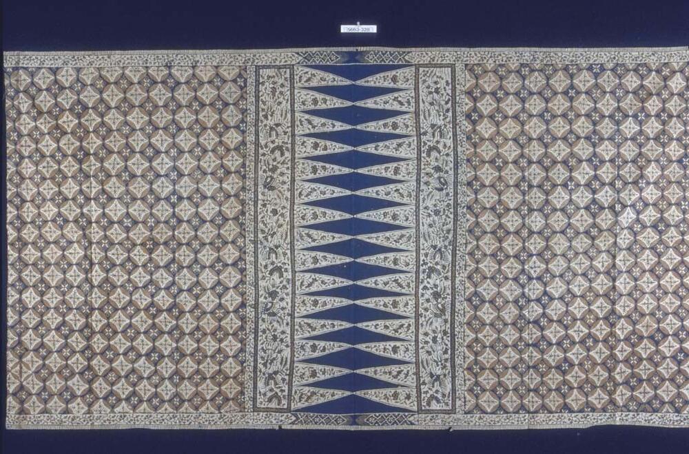 Kokerrok met geometrische en florale motieven