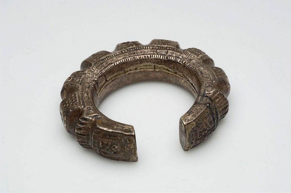 Holle armband van zilverlegering