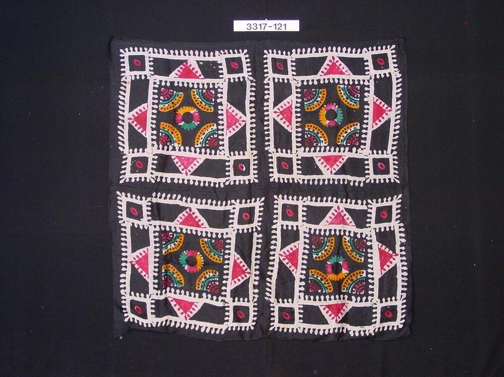 Veelkleurige zijden vrouwenhoofddoek