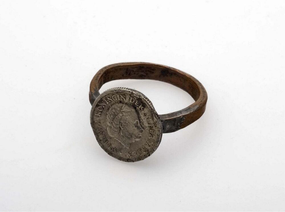 Ring voor een vrouw, tweede gebruik
