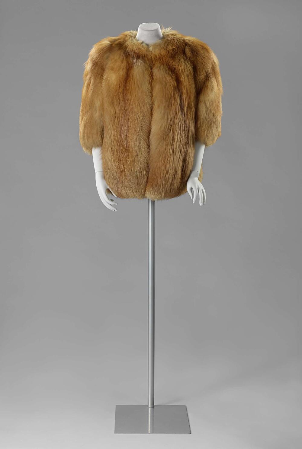 Short fur coat